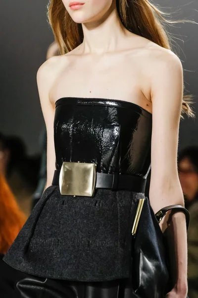Look 27